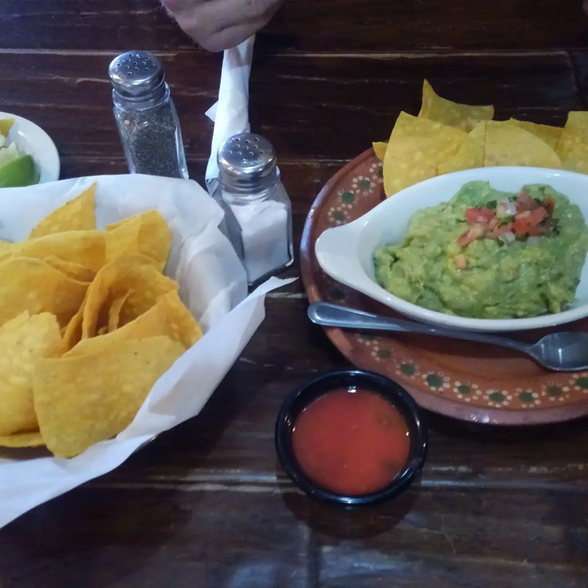 Chips and Salsa Side Guacamole