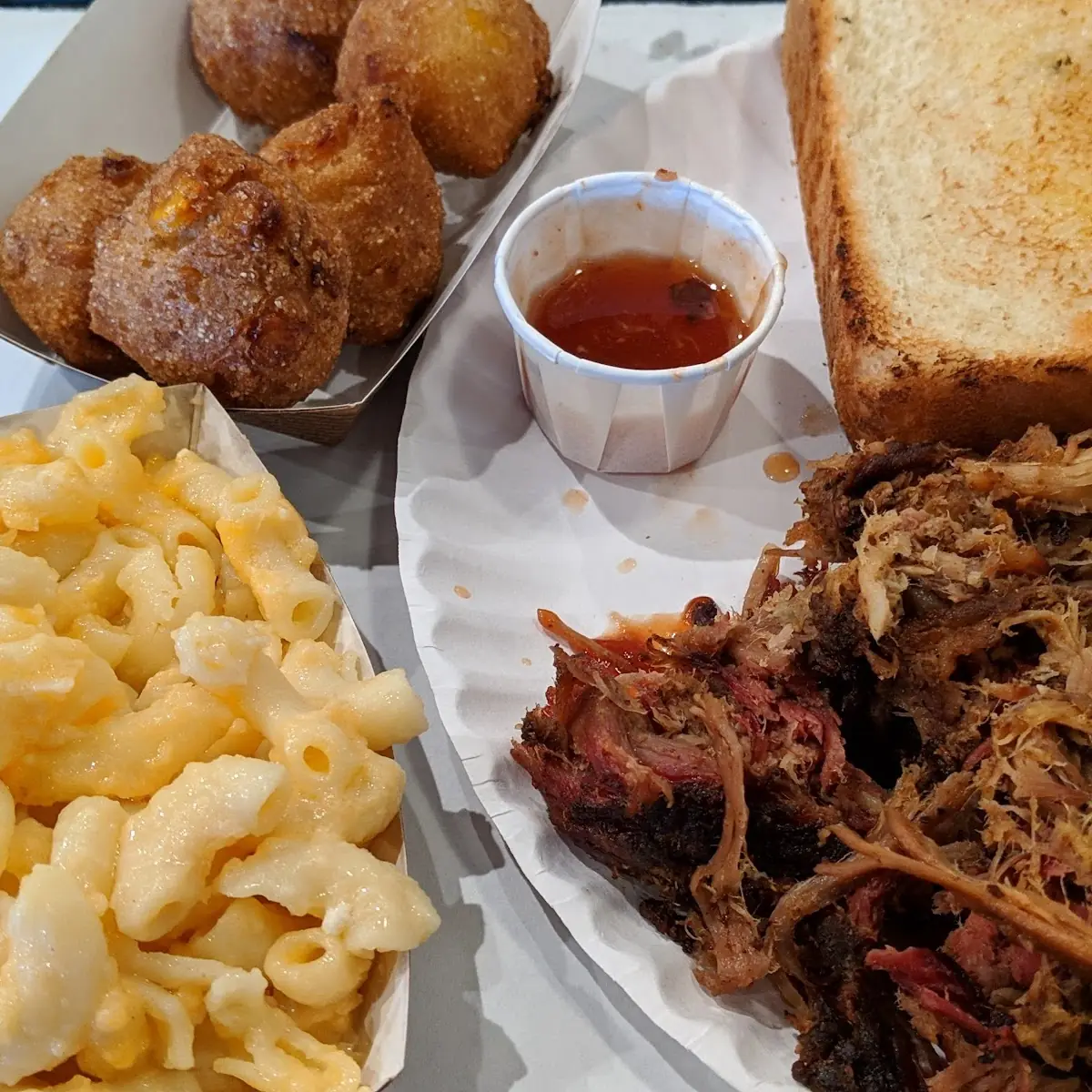 BBQ with Mac and Cheese