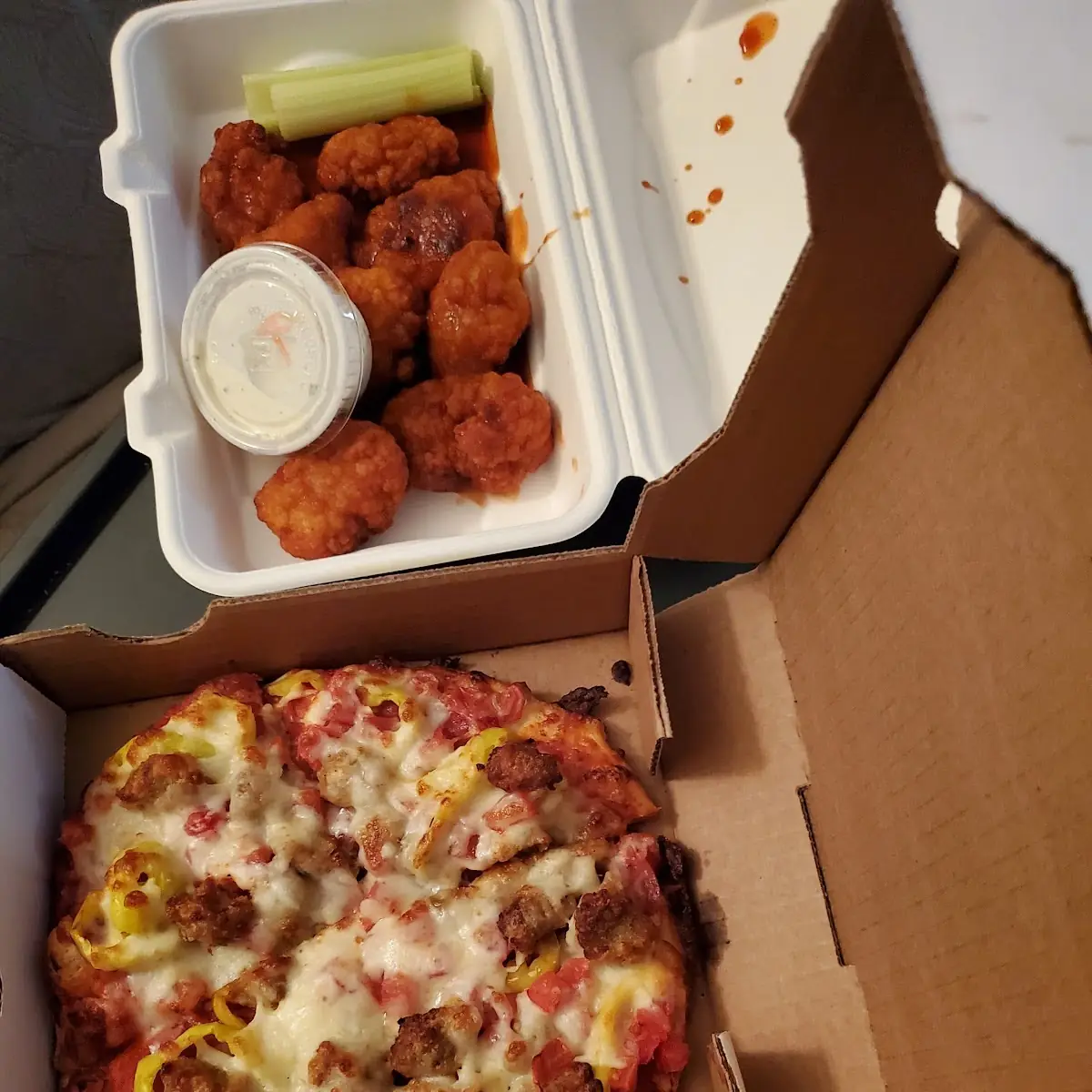 Pizza and Boneless Wings
