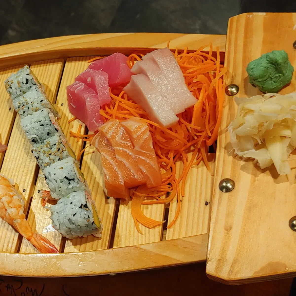 Sushi & Sashimi Combo