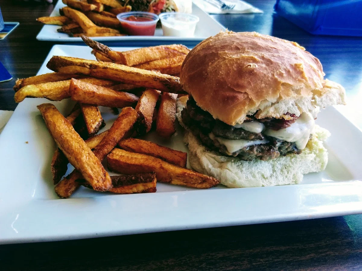 Highlights, Parkers Pub & Eatery