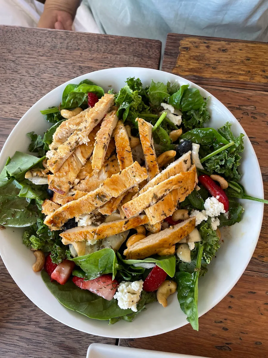 Grilled Chicken Kale Salad