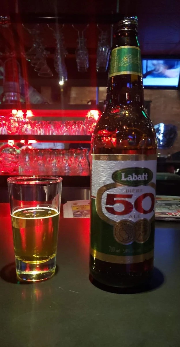 Beer and Wine, Pub Le Corail