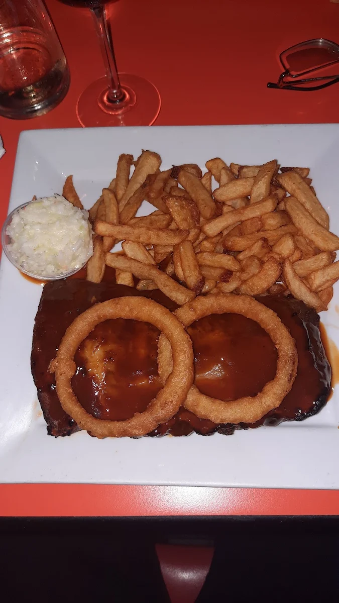 Côtés Levées, Pub Le Corail
