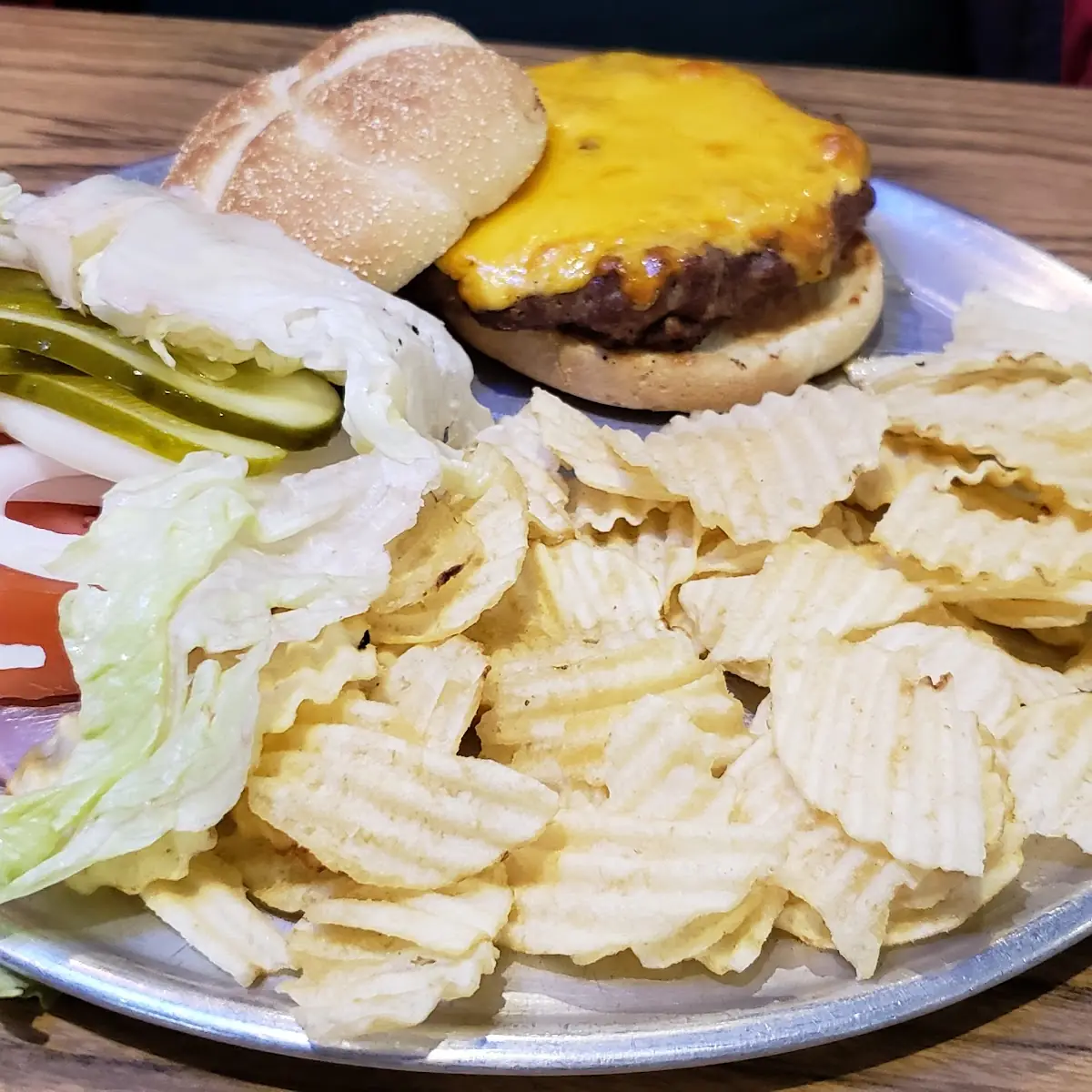 Cheese Burger with Chips