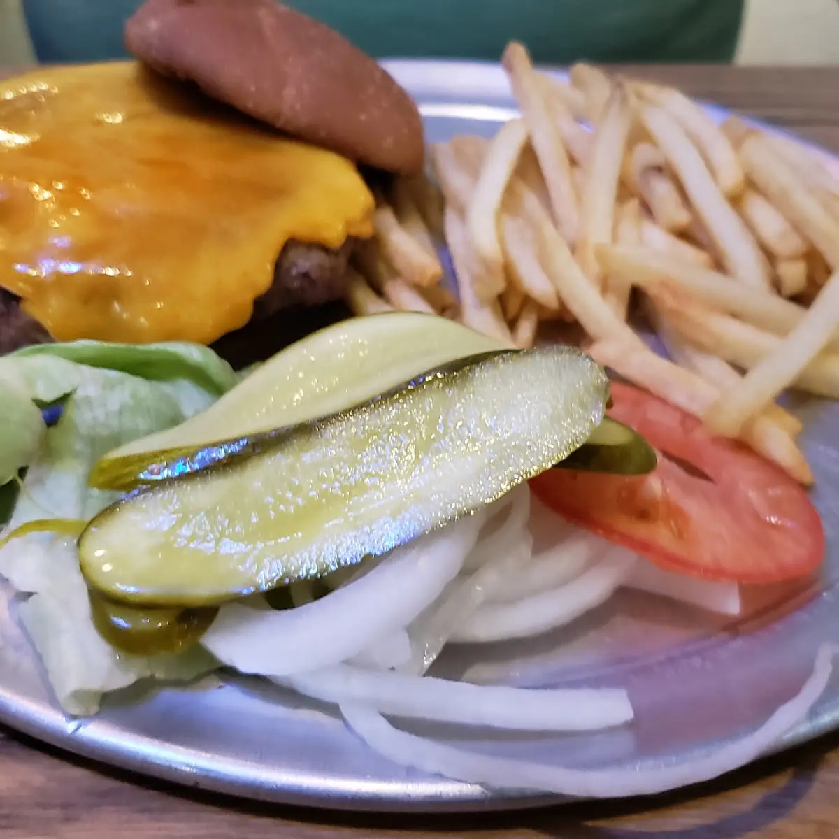 Cheeseburger with Fries