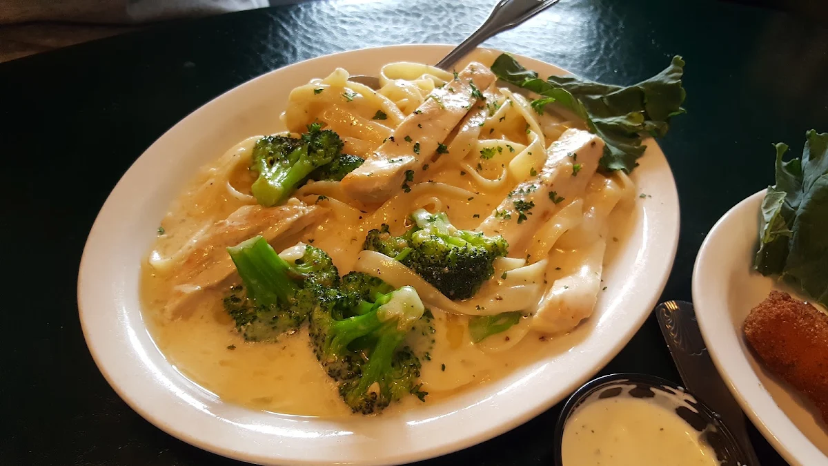 Chicken & Broccoli Alfredo