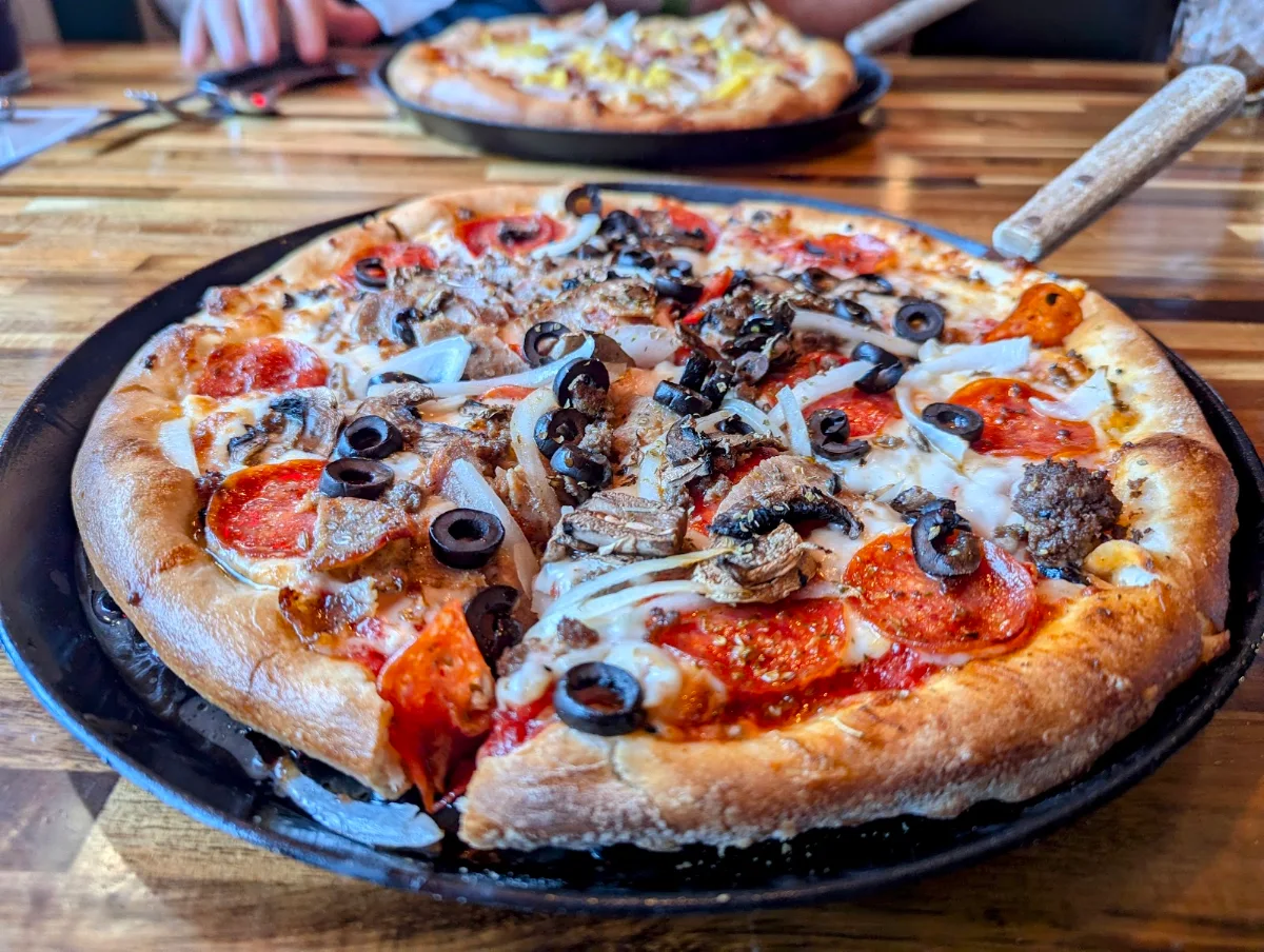 The Best Deluxe Pizza