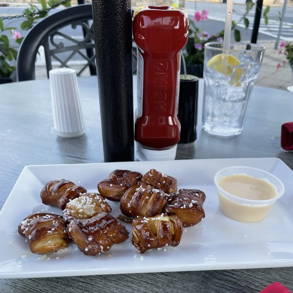 Warm Bavarian Pretzel Bites