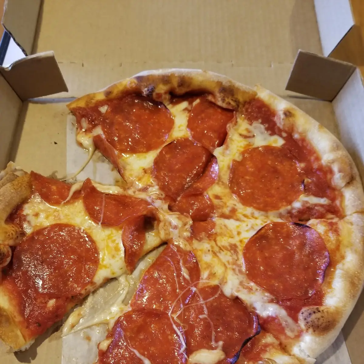 12 Pepperoni Pizza