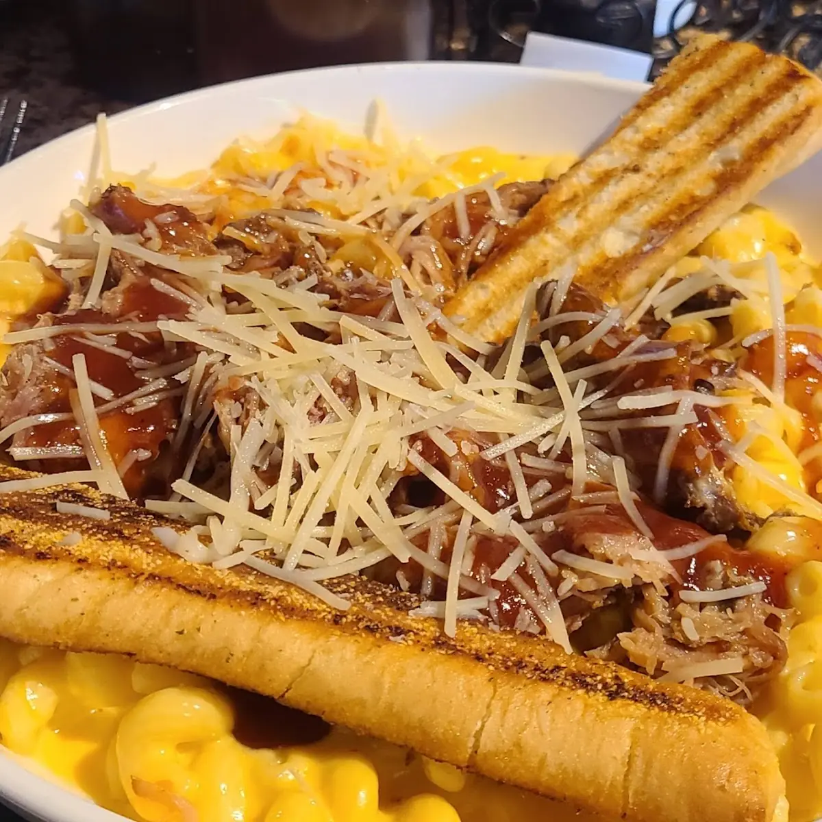BBQ Pulled Pork Mac and Cheese