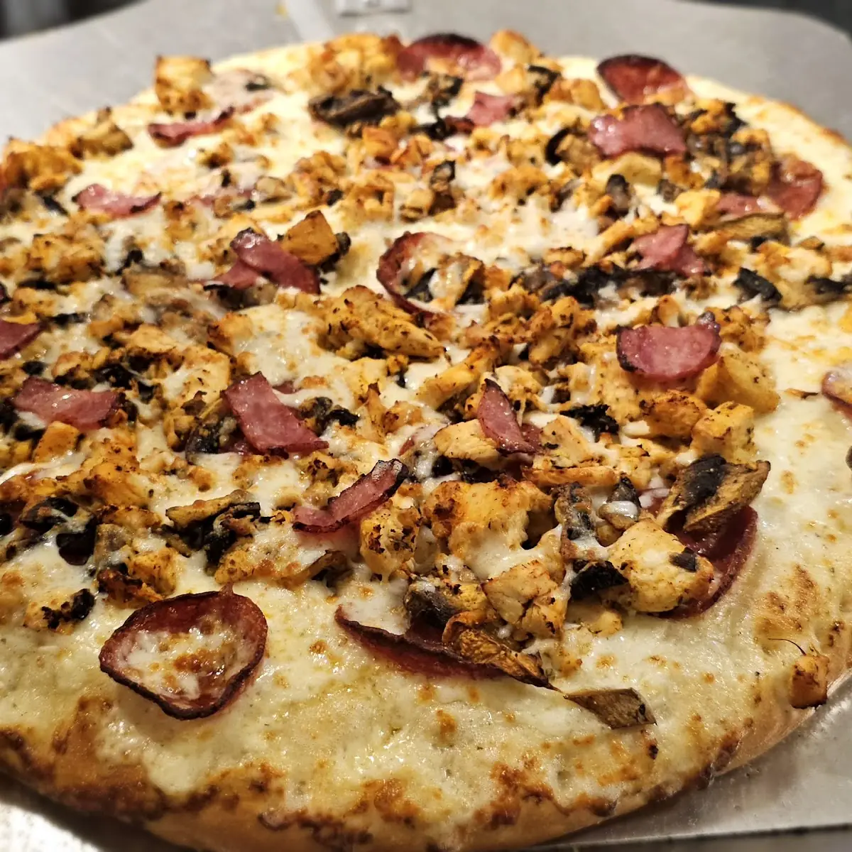 White Sauce Pepperoni Pizza