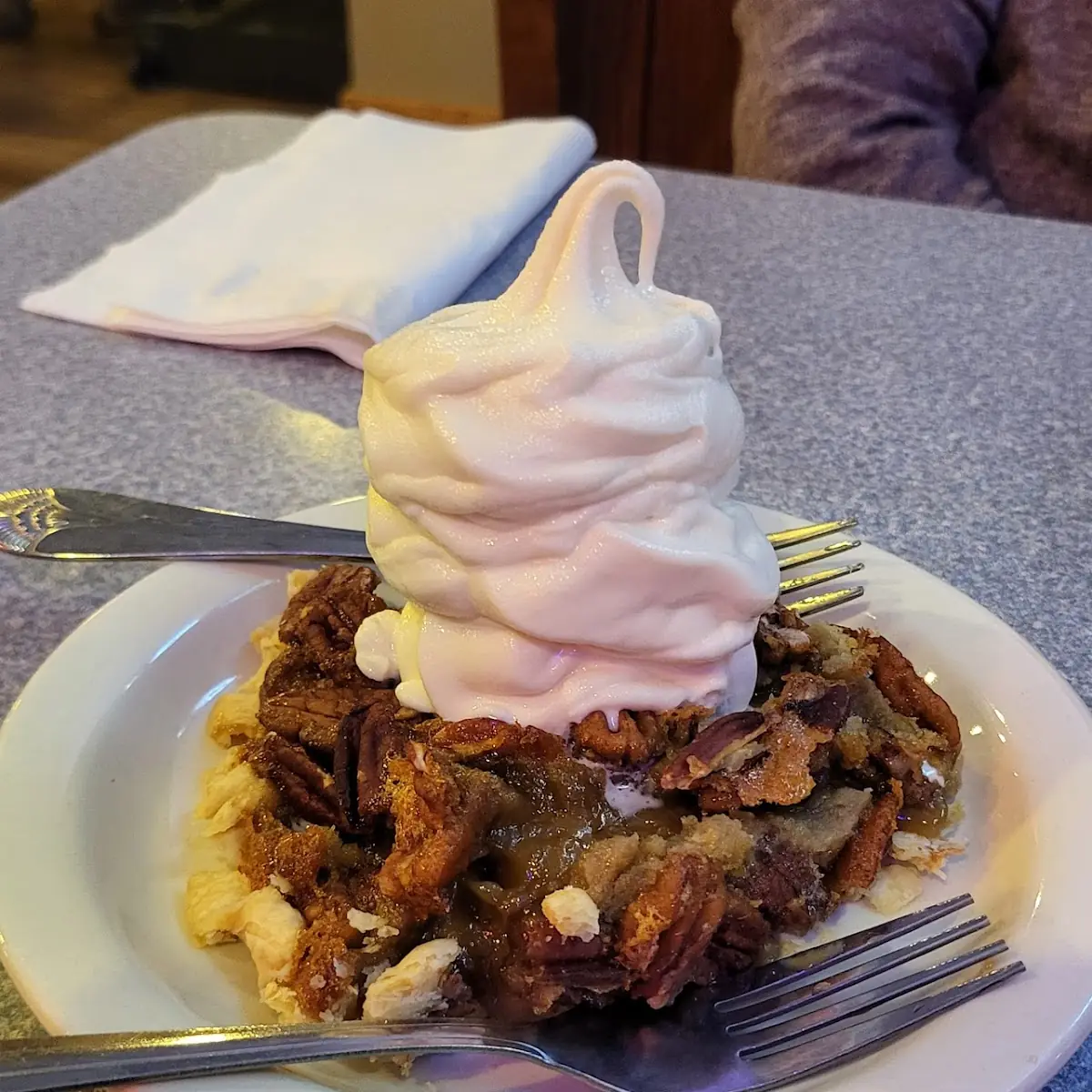 Pecan Pie a La Mode