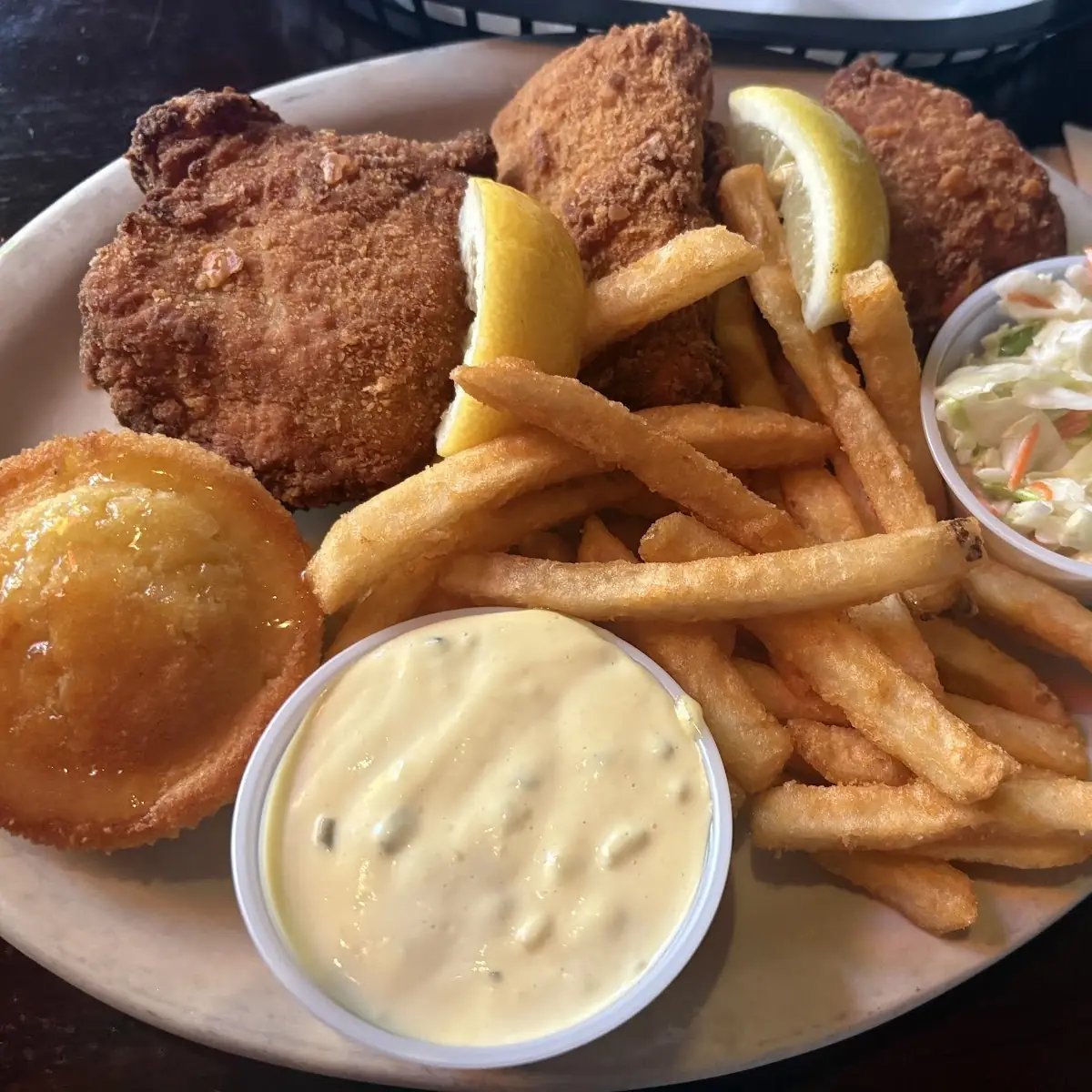 Triple Lindy Sampler Basket O