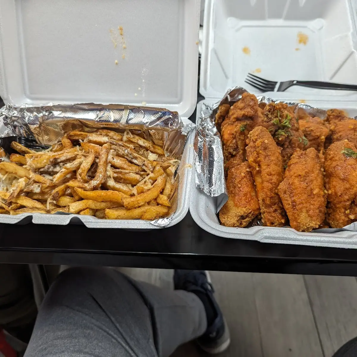 Chicken Wings with Fries