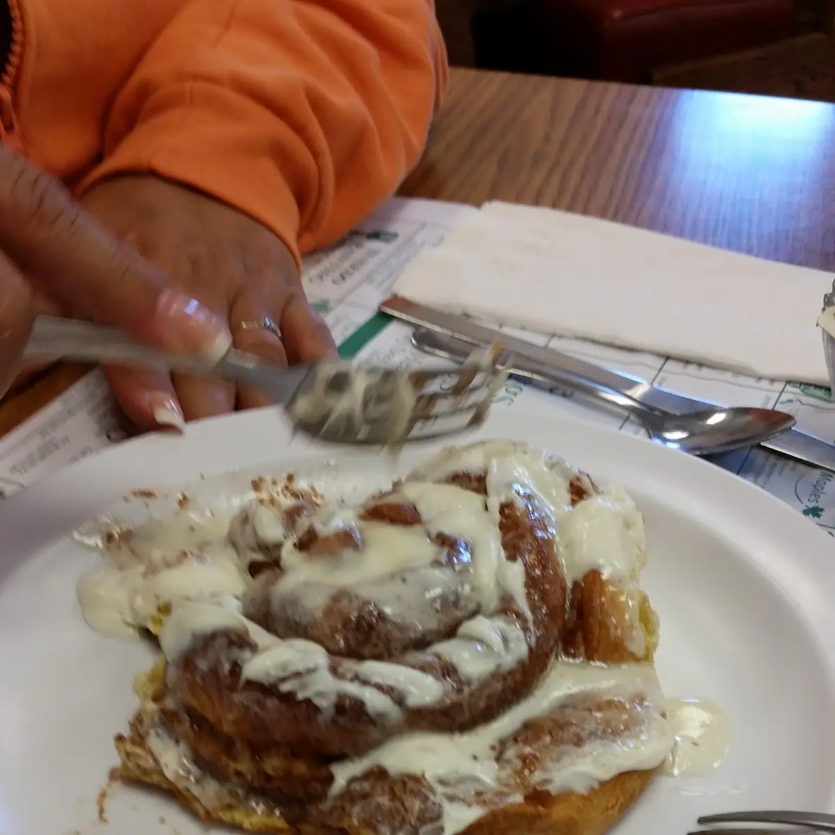 Cinnamon Roll to Die For