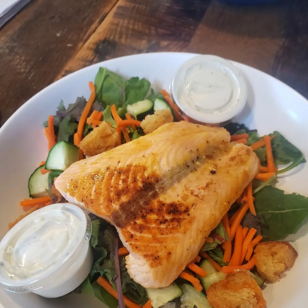 Grilled Salmon Salad
