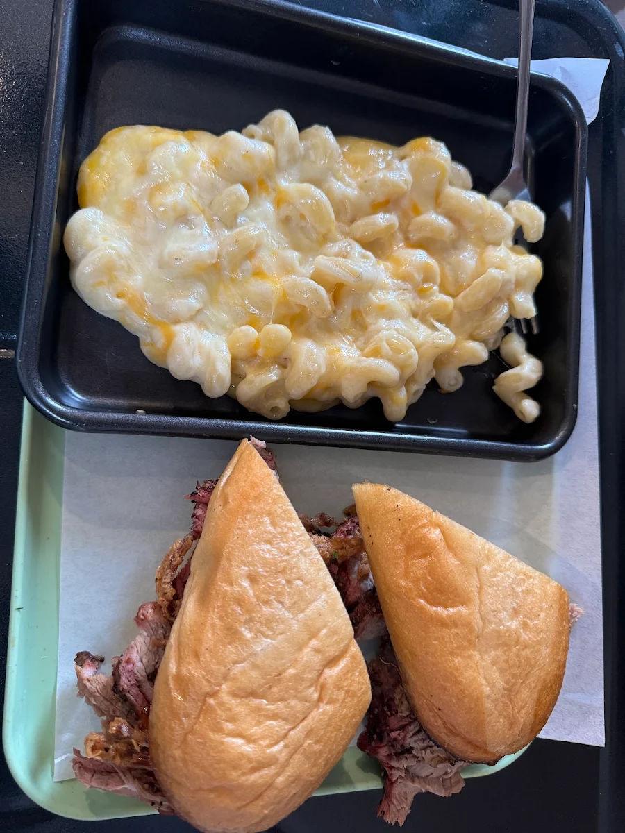 Mac N Cheese Smoked Pulled Pork