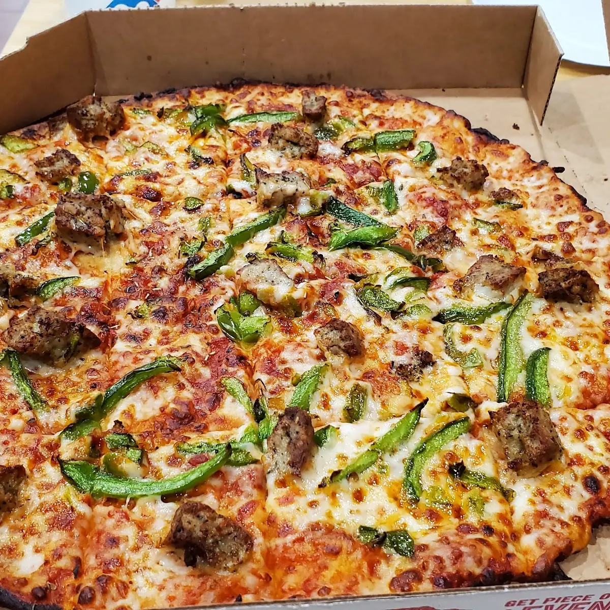 Hamburger and Green Pepper Pizza