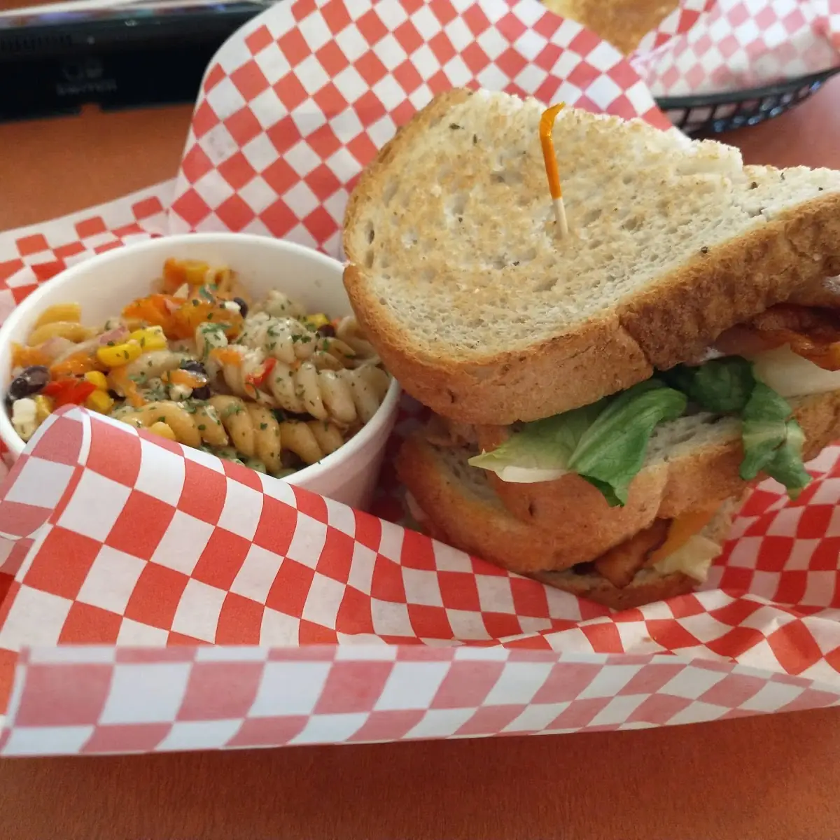 blt with Pasta Salad