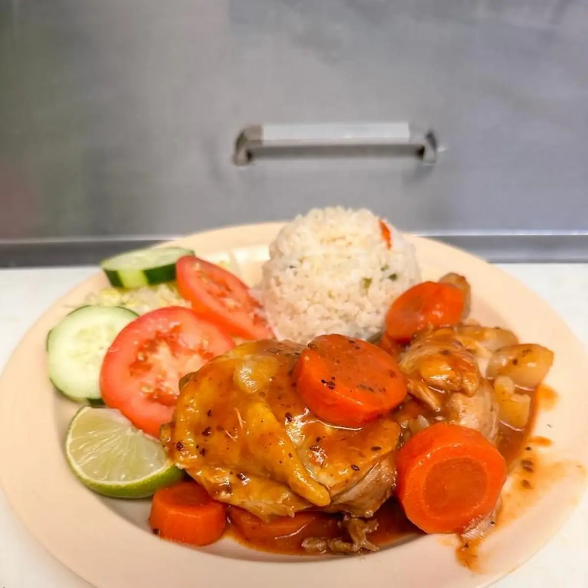 Pollo Guisado