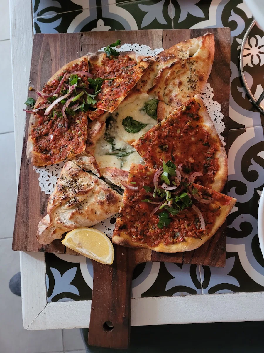 Lahmacun, Turkuaz Turkish Cuisine