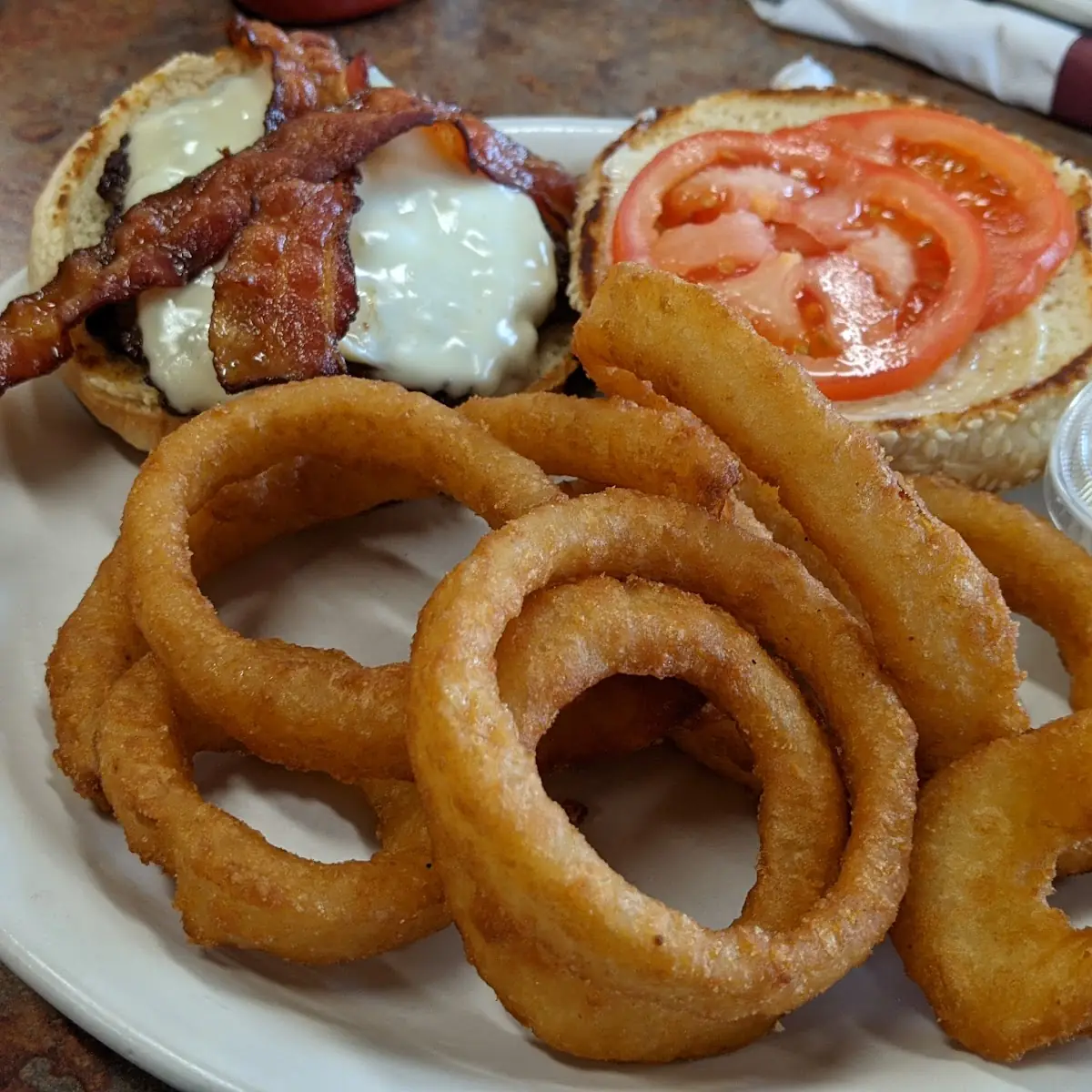 Beenz Burger w Onion Rings