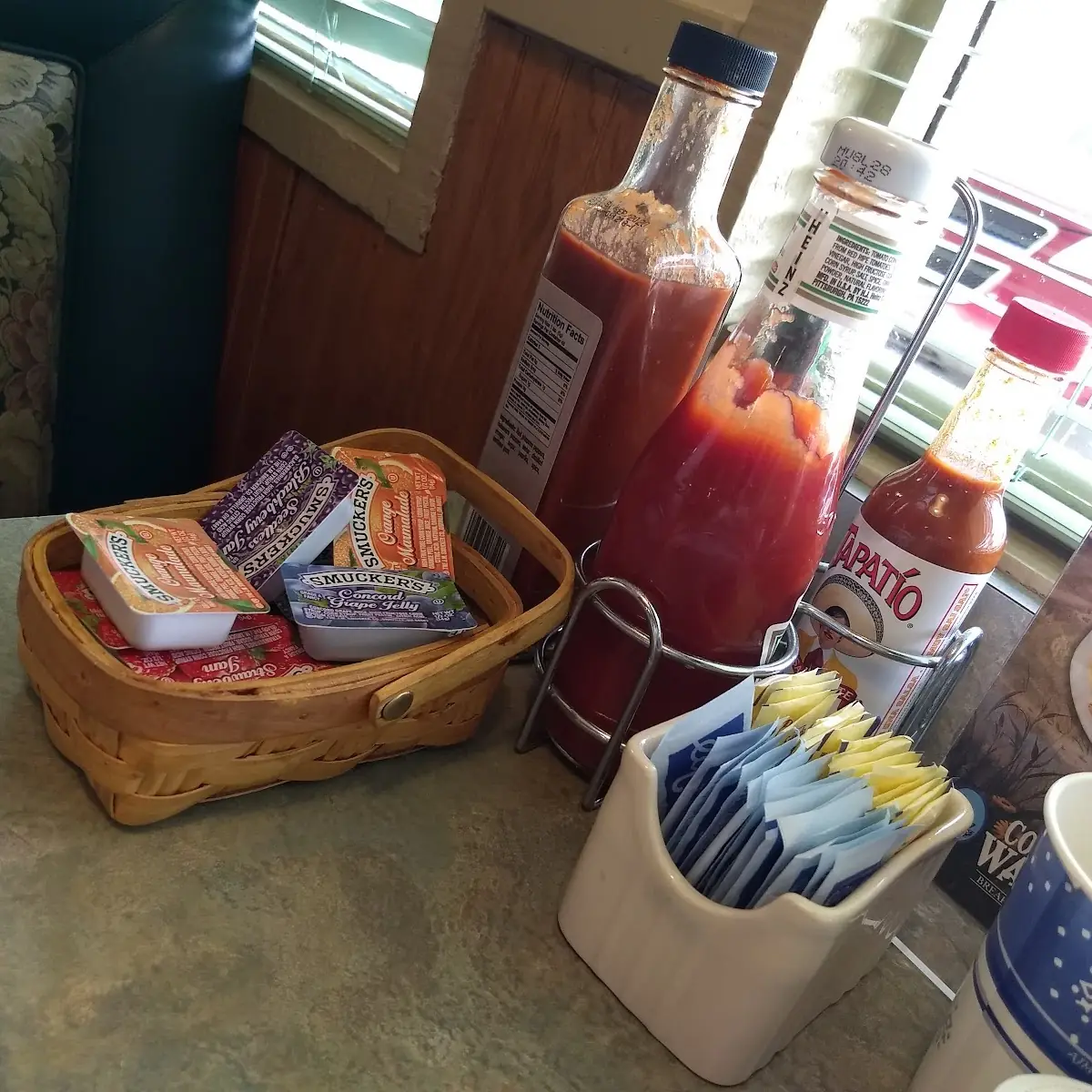 Pretty Table Condiments