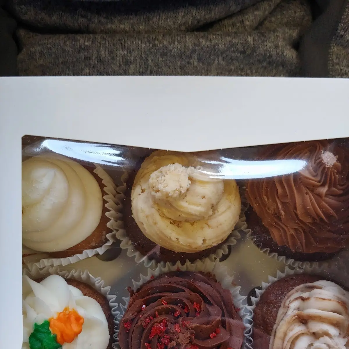 Assorted 1 2 Dozen Cupcakes