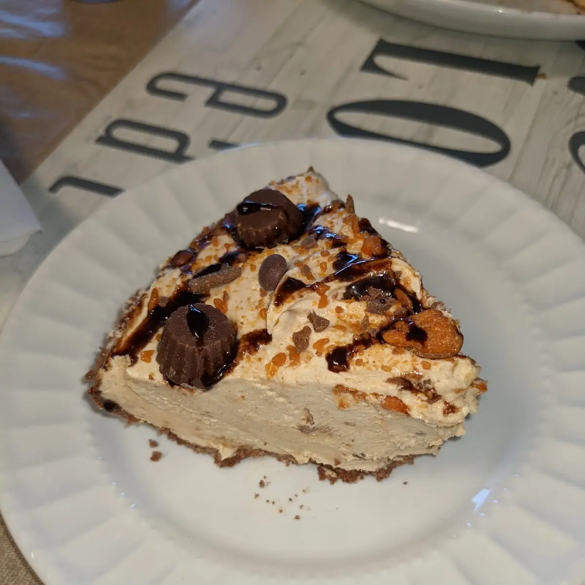 Peanut Butter and Butterfinger Pie