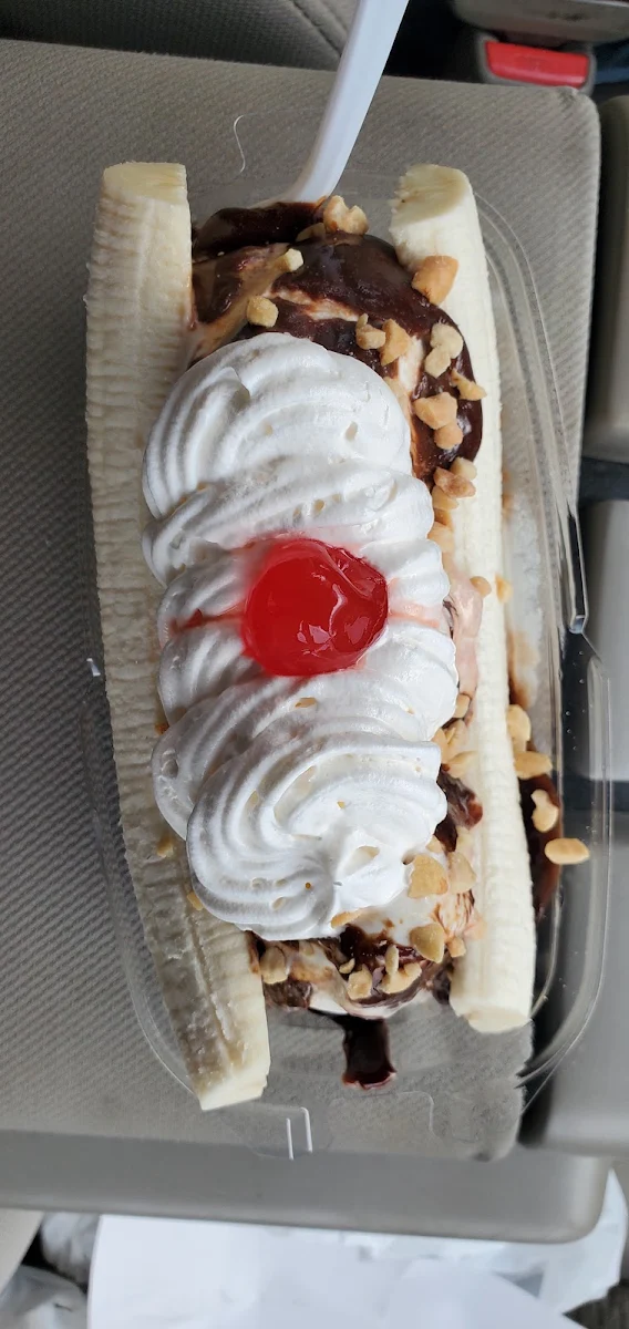 Vanilla Banana Split with Hot Fudge Sundae