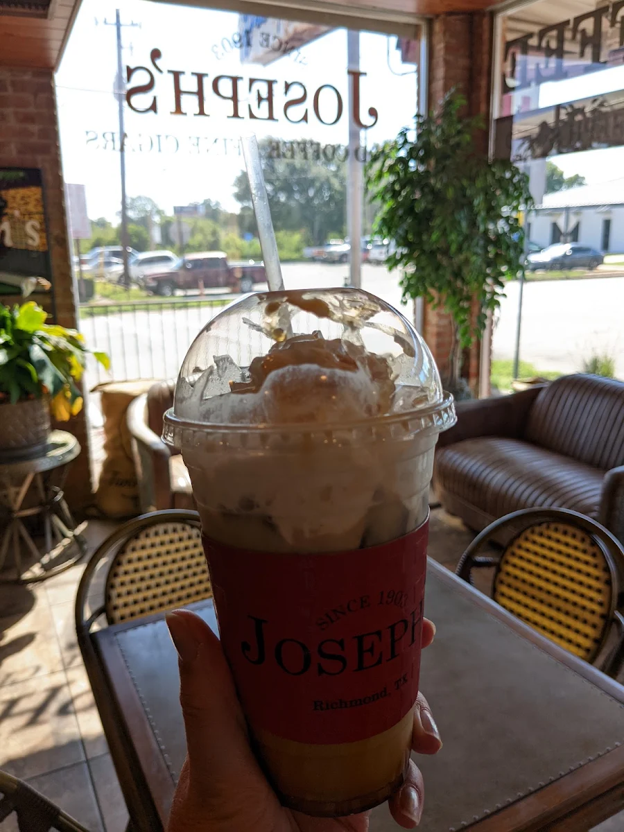 Iced Caramel Macchiato
