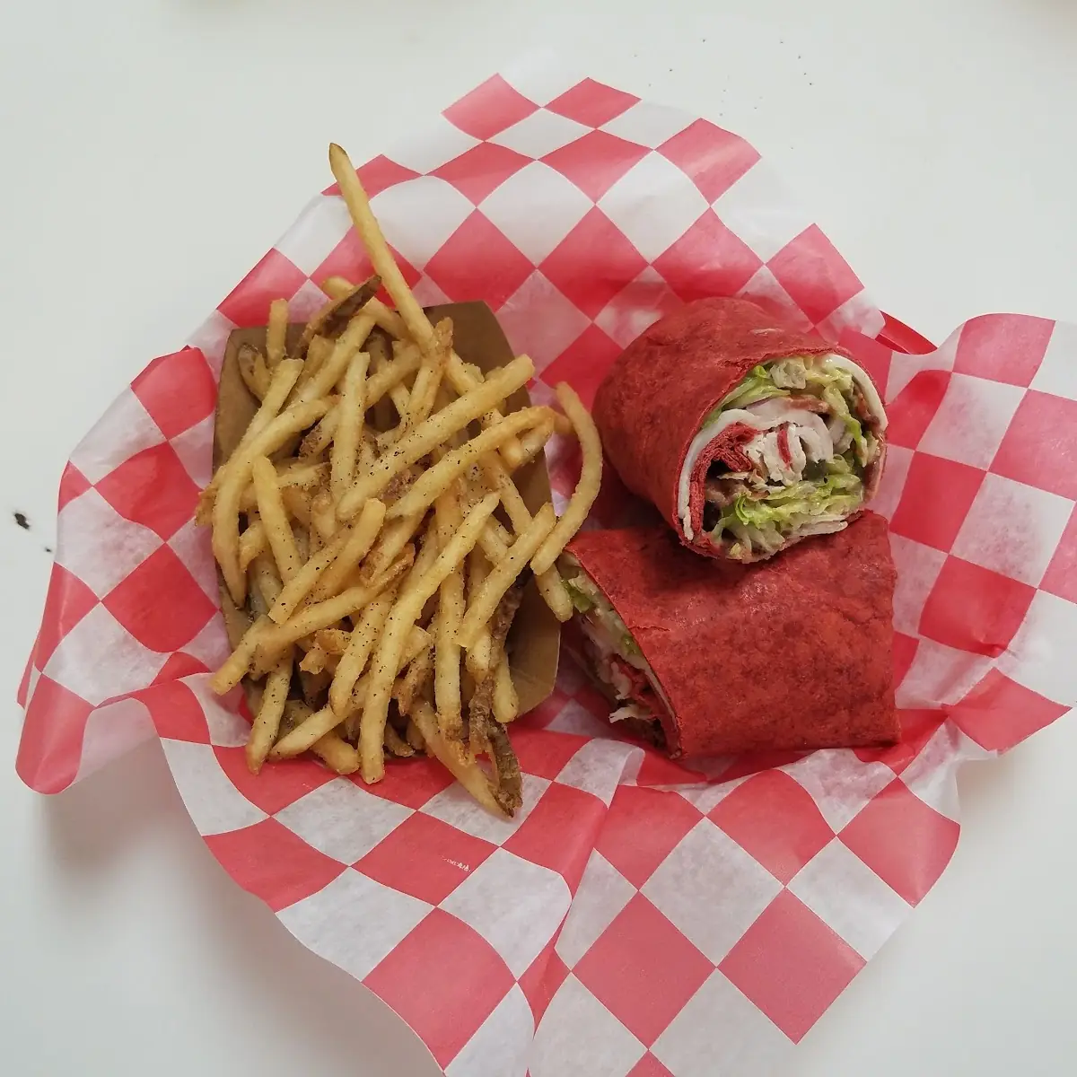 Montecarlo Tomato Basil Wrap