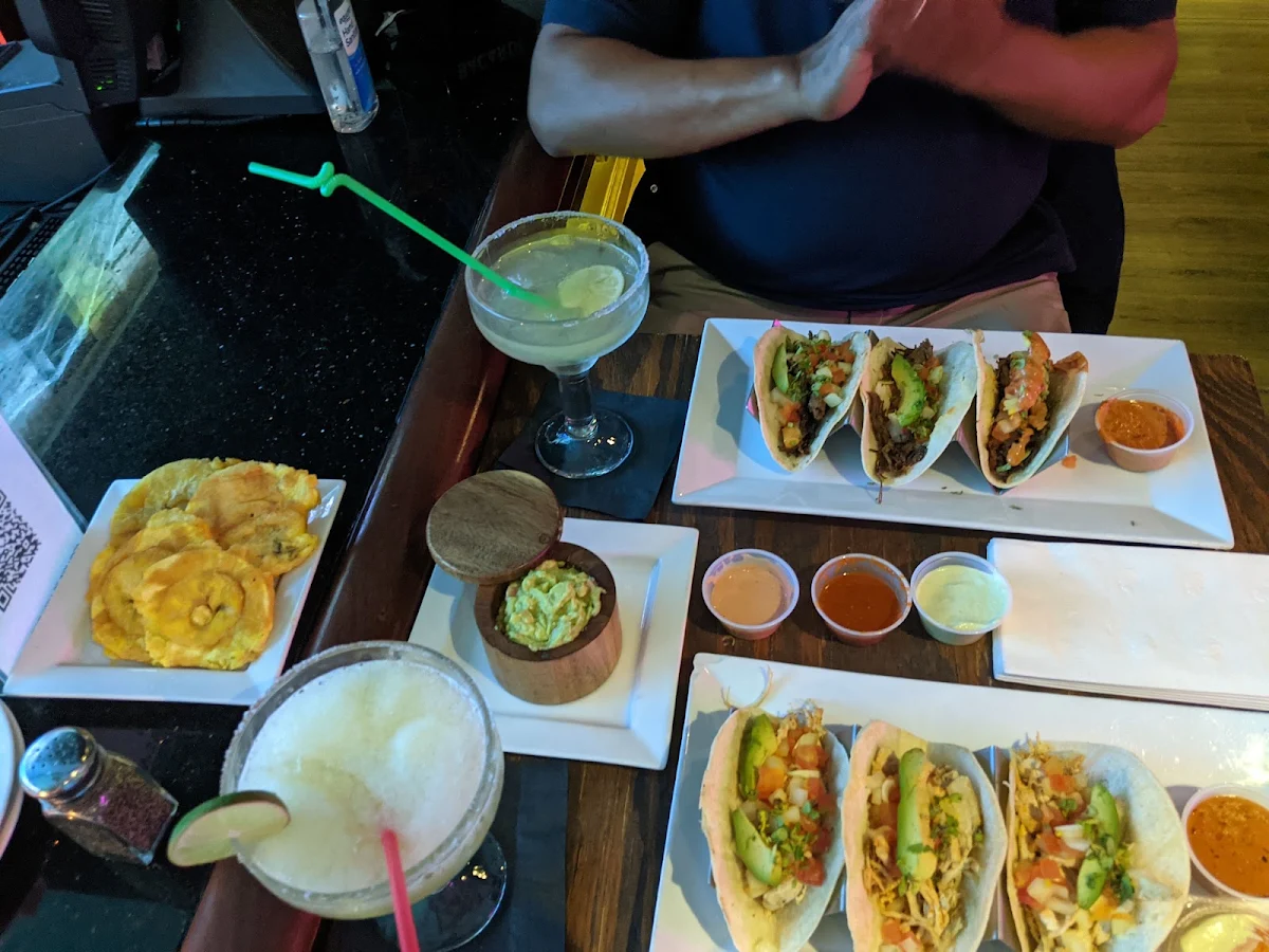 Chicken and Steak Tacos w Guacamole