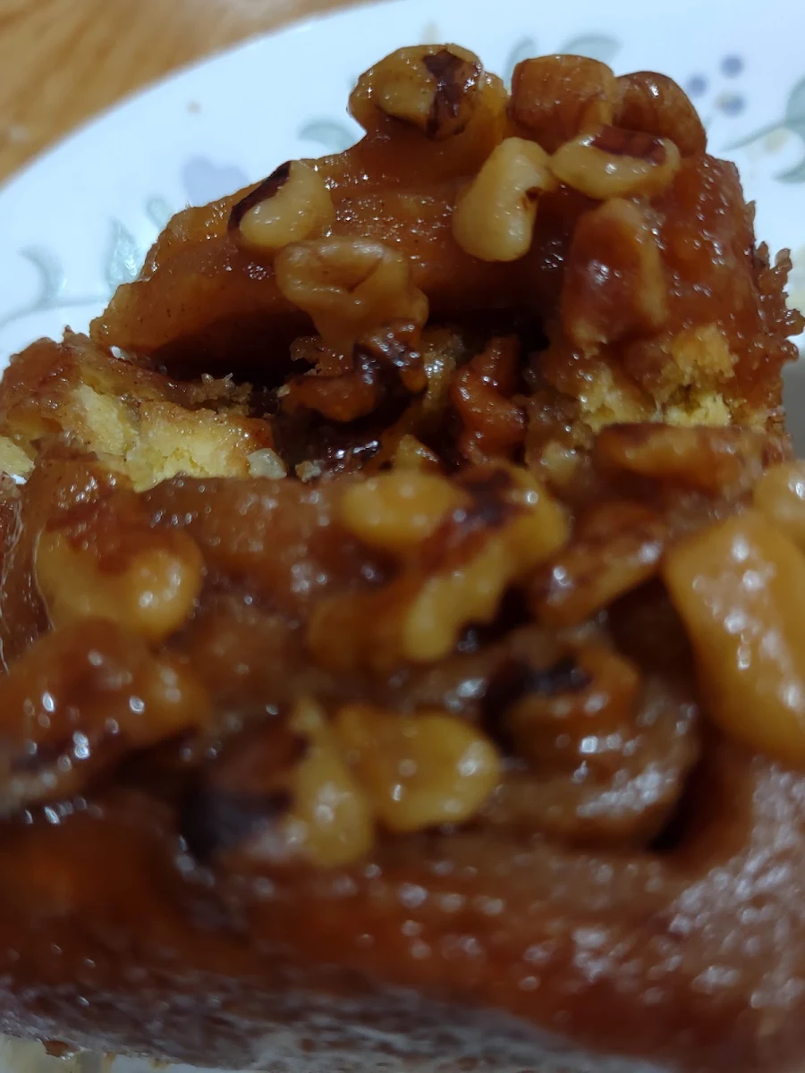 Sticky Bun with Walnuts