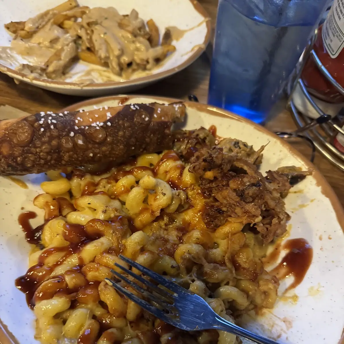 Mac N Cheese with BBQ Pork