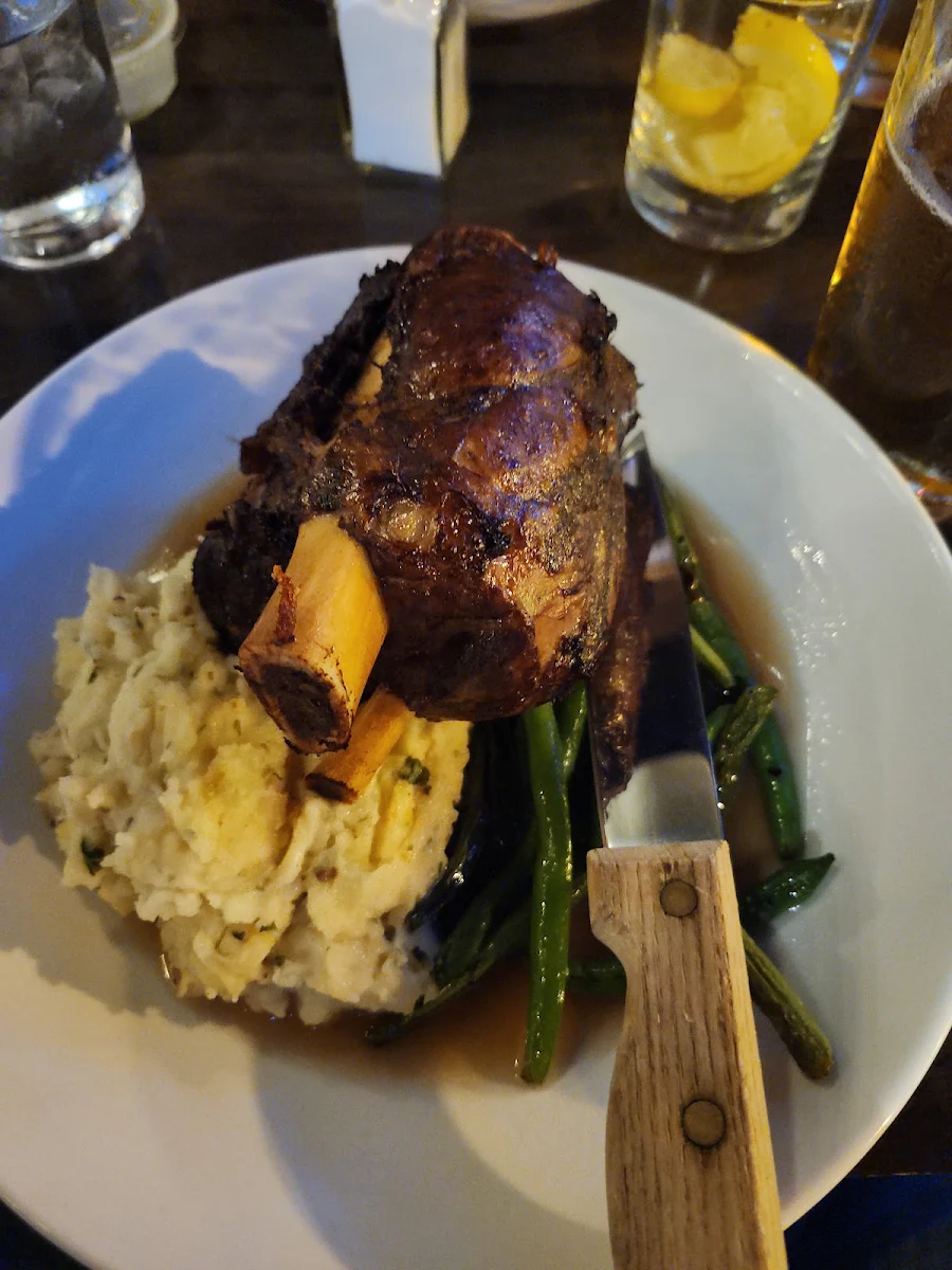 20 Oz Pork Shank