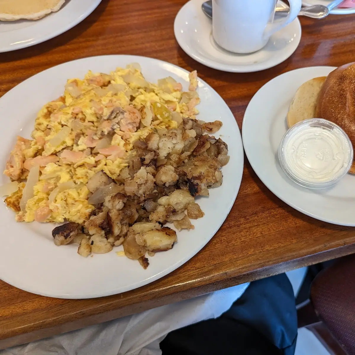 Scrambled Eggs & Fried Matzoh Brie