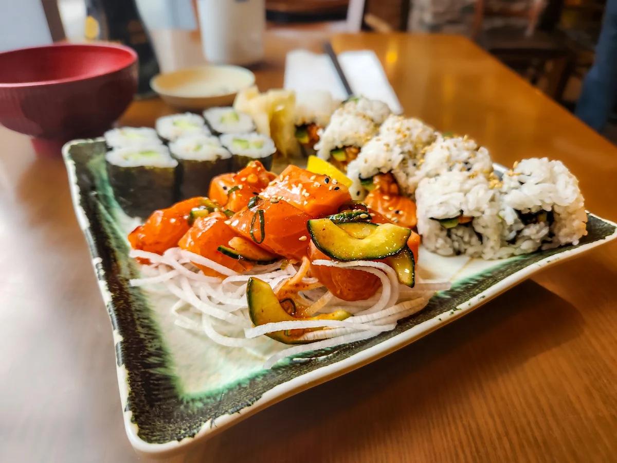 Spicy Salmon Combo
