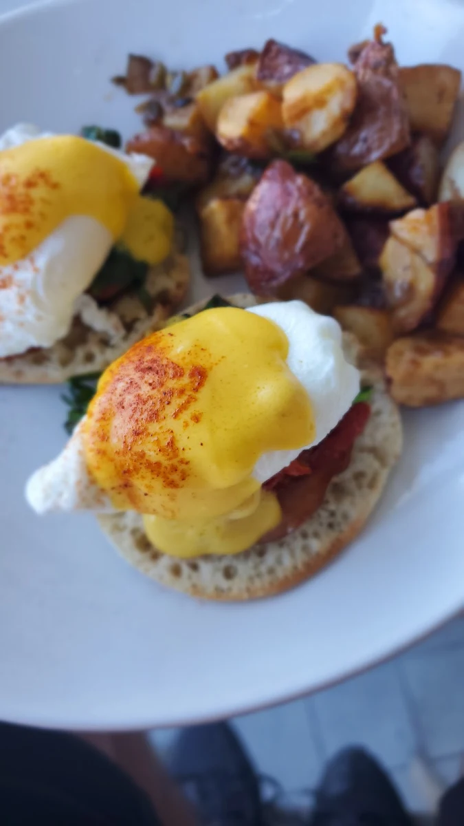 Eggs Benedict