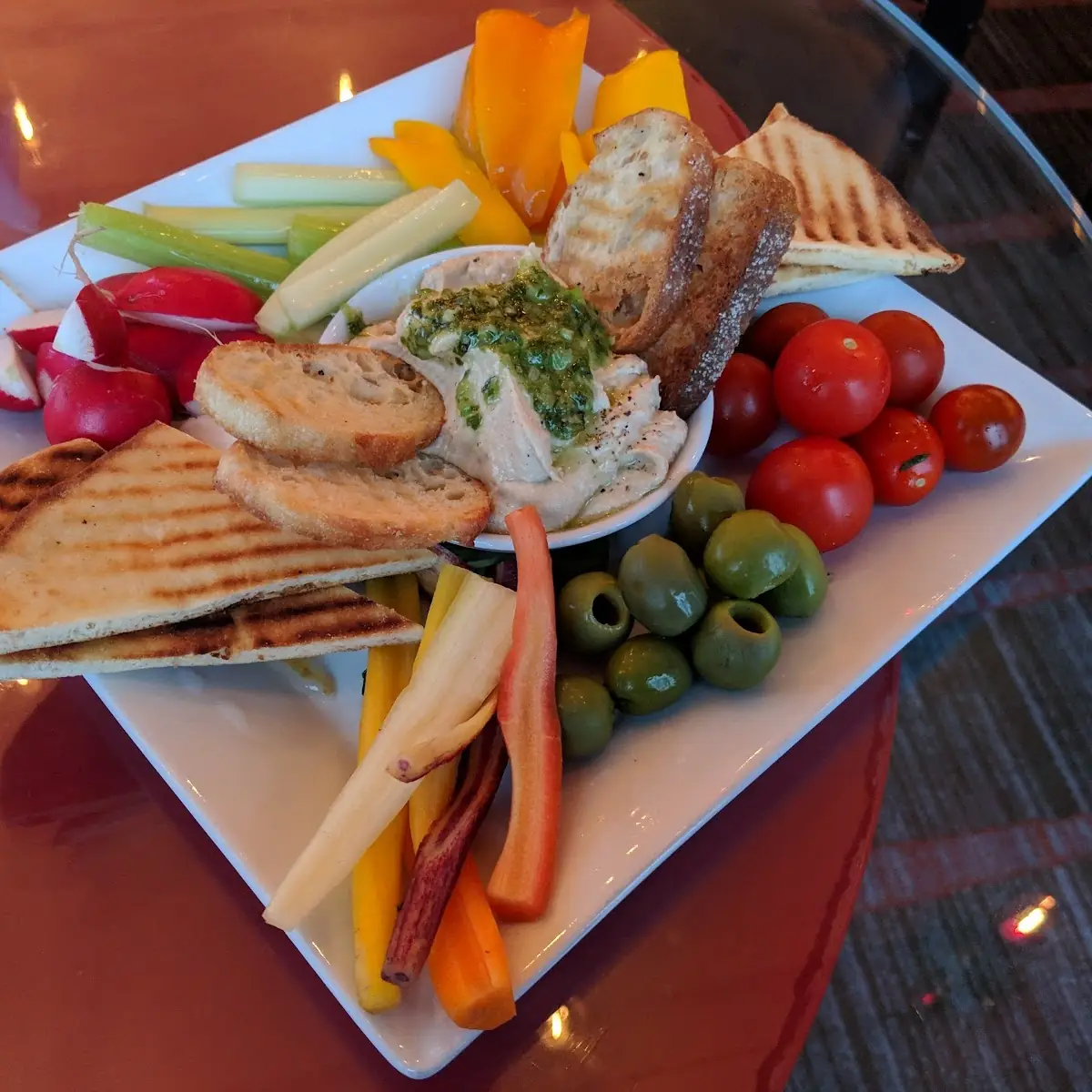 Vegatables Hummus and Pita