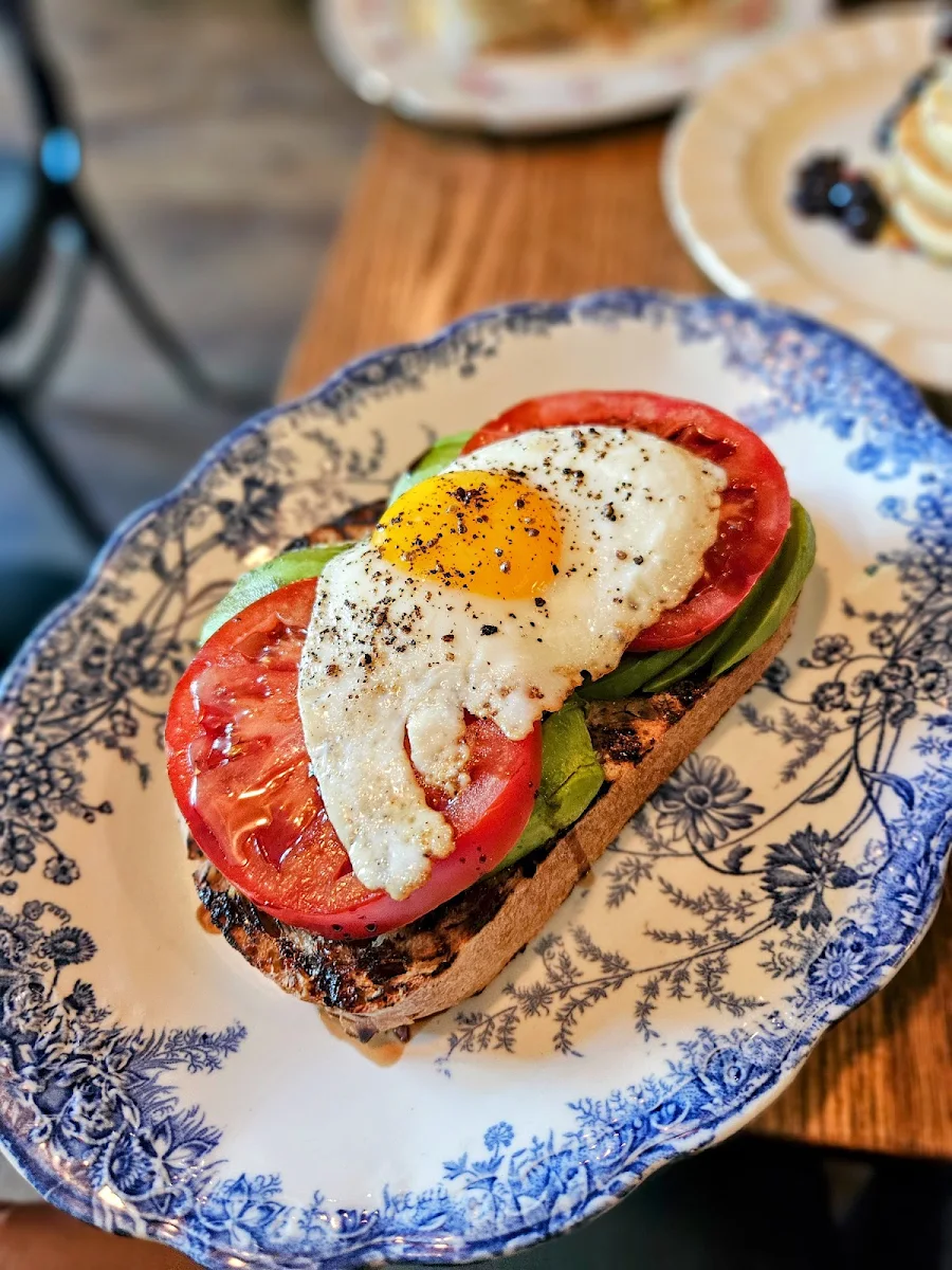 Avocado Toast, Cantina Gia