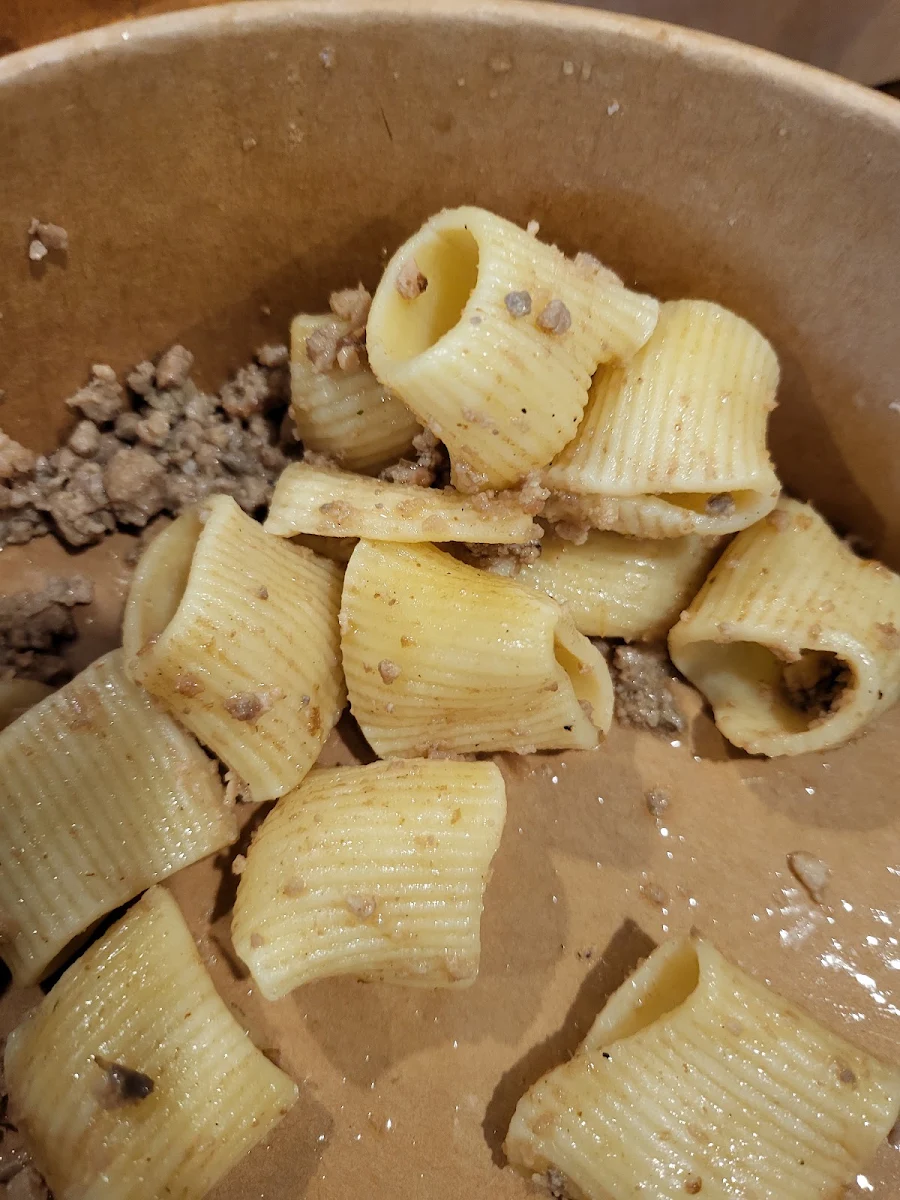 Creste Rigate & Sausage, Cantina Gia