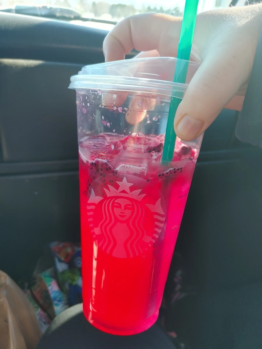 Trenta Mango Dragon Fruit Lemonade