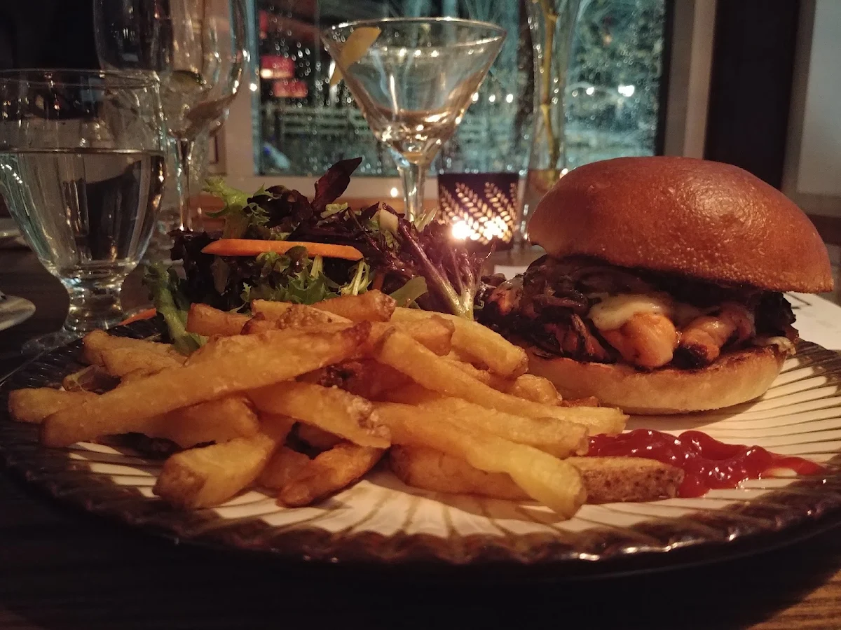 Burger, Muse at Wakefield Mill Hotel and Spa