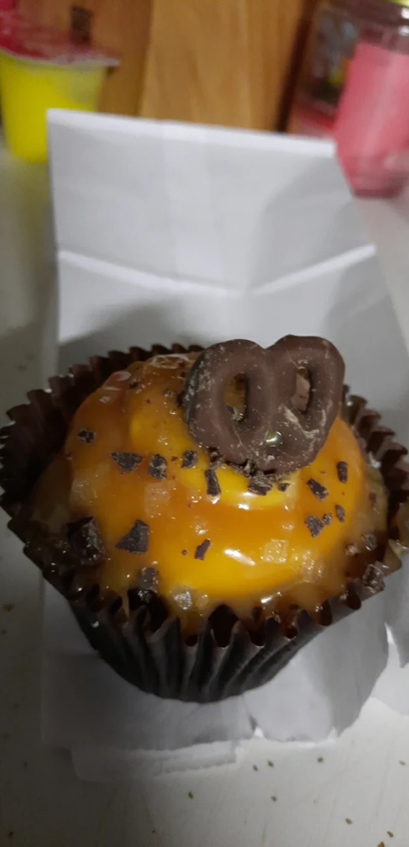 Chocolate Salted Caramel Pretzel Cupcake