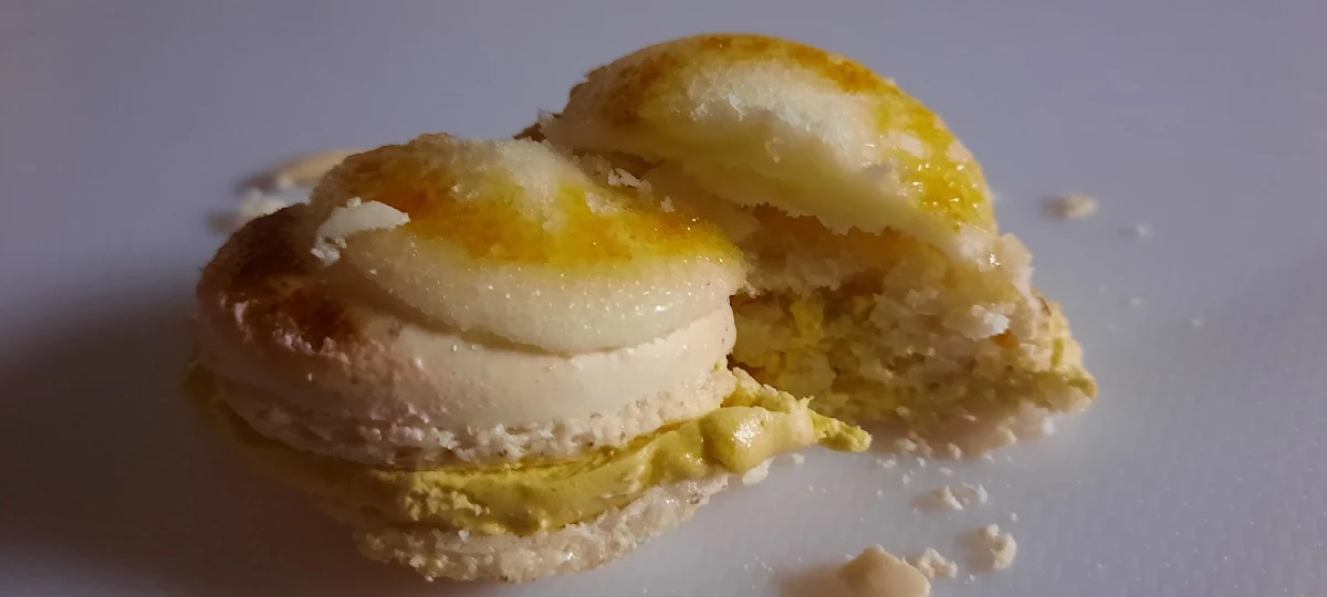 Creme Brulee Macaron