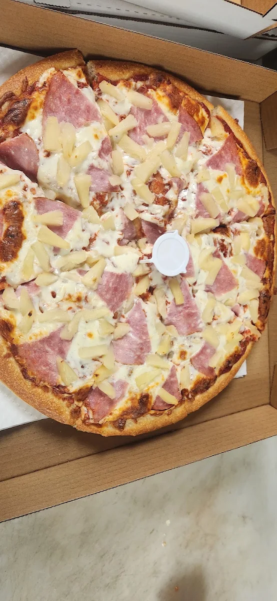 Hawaiian Pizza, Chill and Grill Family Restaurant