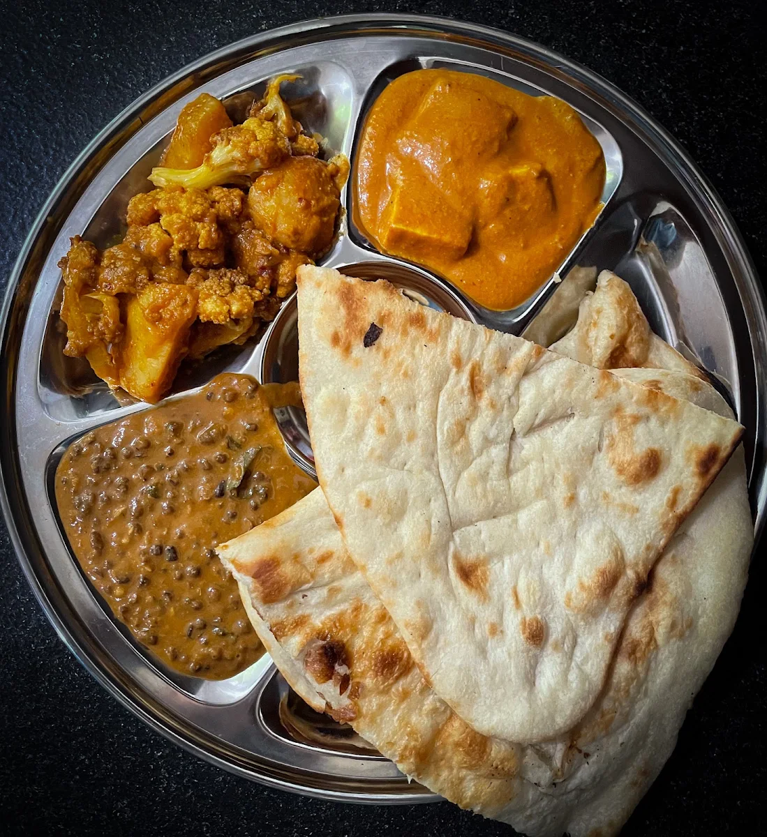 Shahi Paneer Naan Daal Makhani Aloo Gobi, Lala Masala