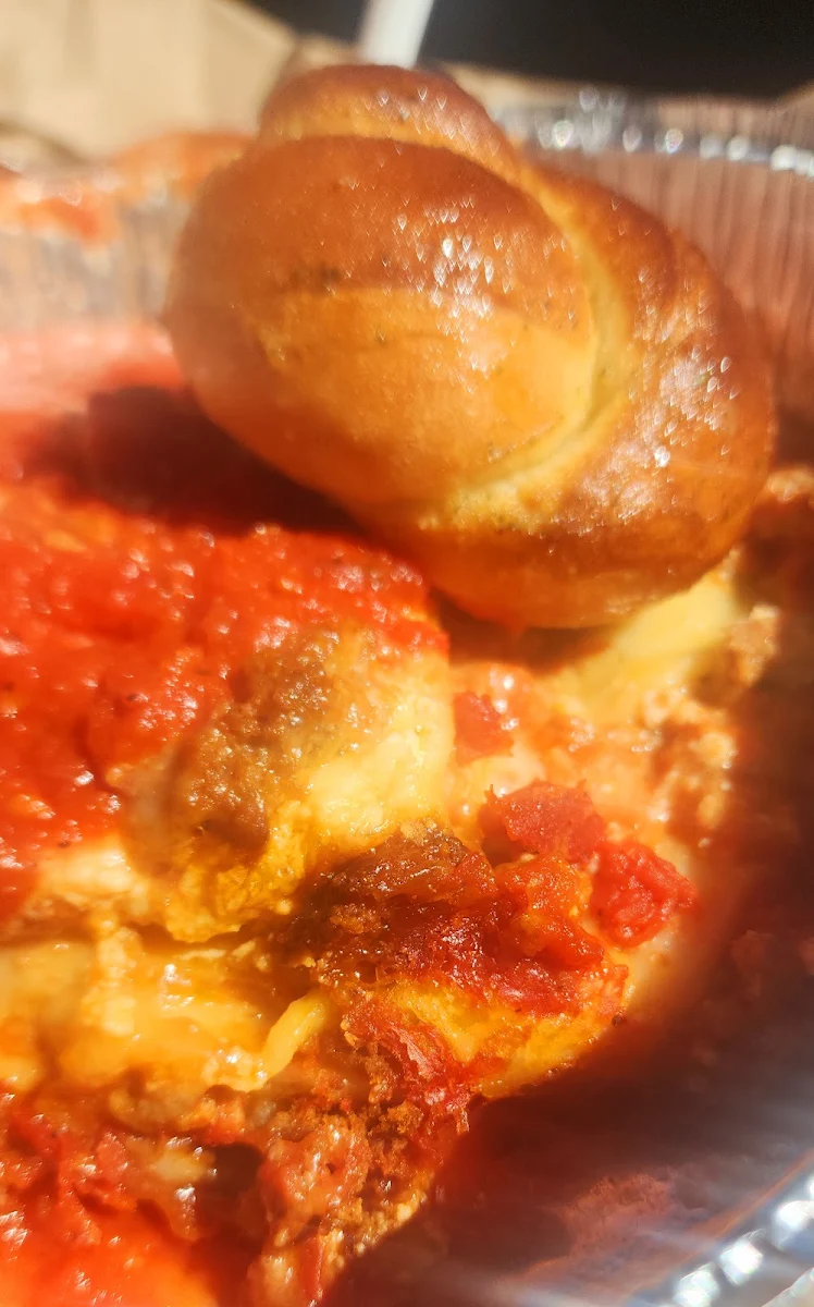 Lasagna & Garlic Knots